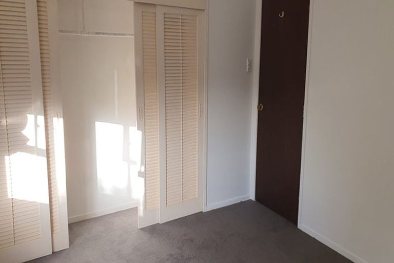 Photo of property in 20 Durham Street, Te Atatu Peninsula, Auckland, 0610