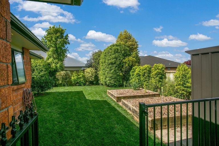 Photo of property in 17 Lilac Close, Cambridge, 3434