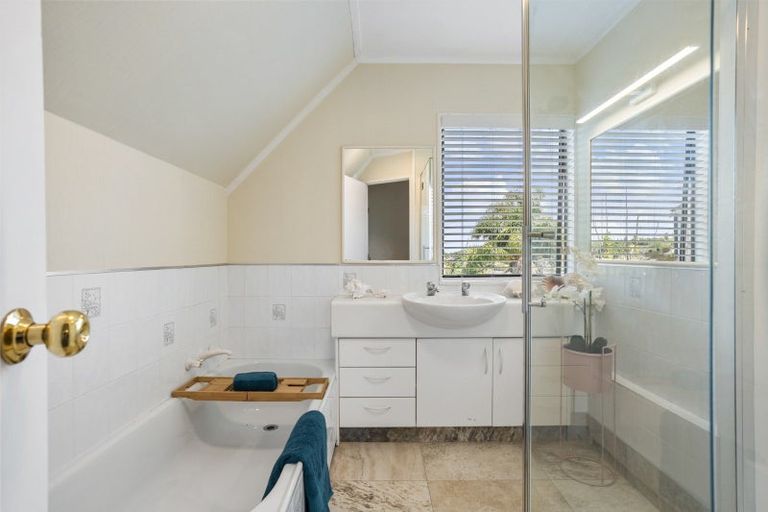 Photo of property in 2/22 Bramley Drive, Farm Cove, Auckland, 2012