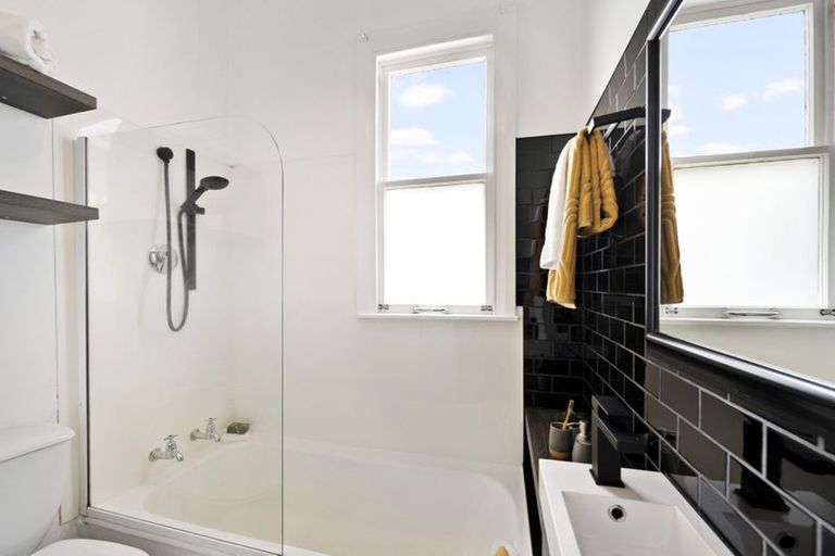 Photo of property in 29 Nairn Street, Mount Cook, Wellington, 6011