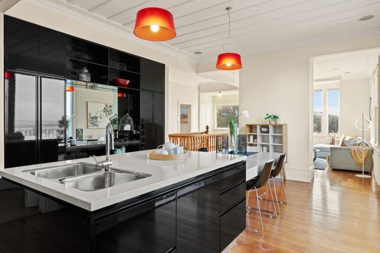 Photo of property in 2 Carson Street, Mornington, Dunedin, 9011
