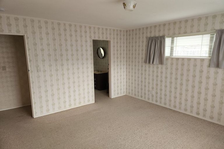 Photo of property in 29a Rewarewa Crescent, Waikanae, 5036