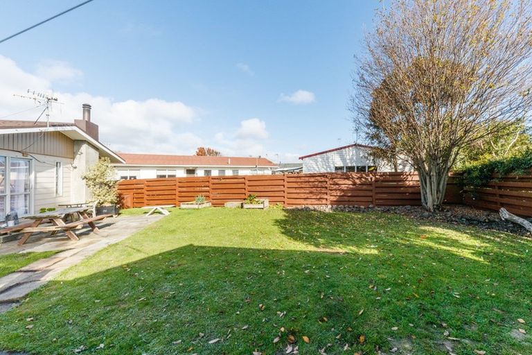 Photo of property in 9 Lyndale Place, Kelvin Grove, Palmerston North, 4414