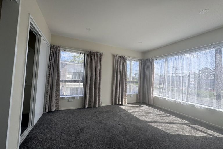 Photo of property in 367a Don Buck Road, Massey, Auckland, 0614