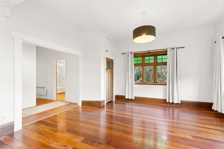 Photo of property in 6 Governor Road, Northland, Wellington, 6012