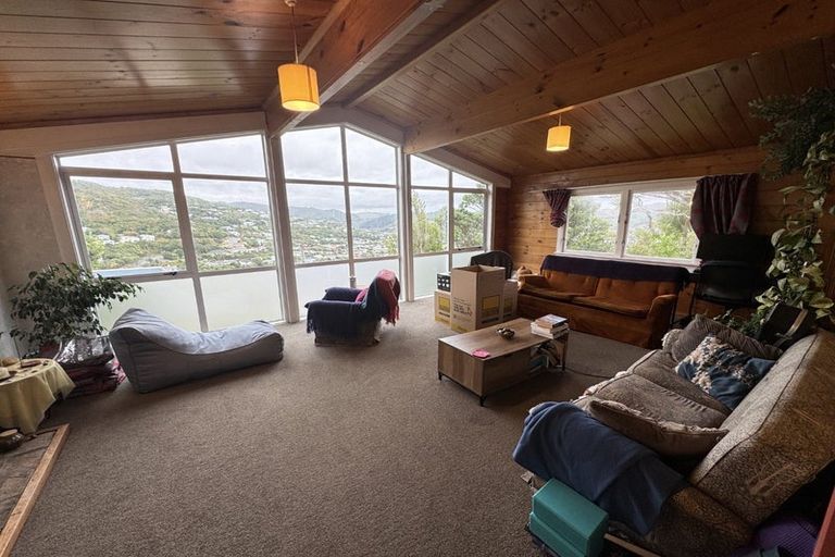 Photo of property in 9 Versailles Street, Karori, Wellington, 6012