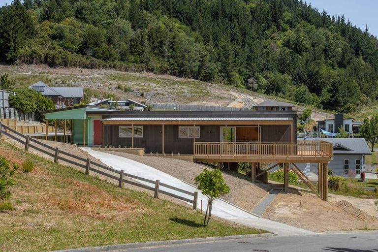 Photo of property in 2 Bell Bird Rise, Picton, 7220