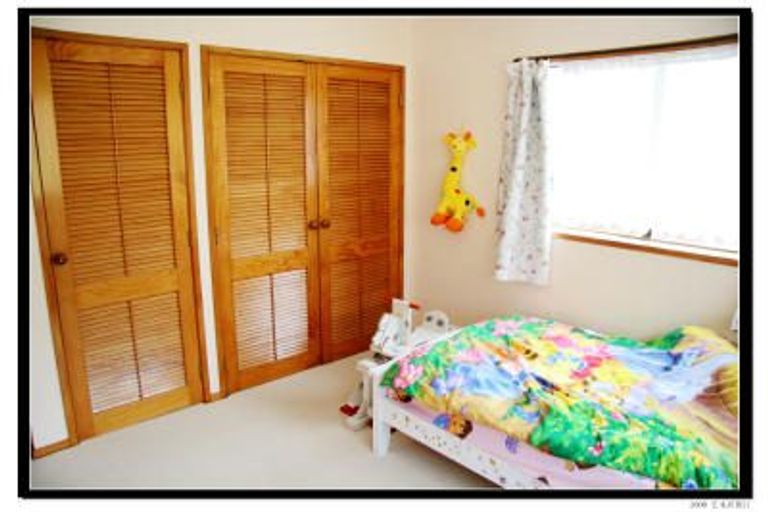 Photo of property in 15 Longwood Place, Forrest Hill, Auckland, 0620