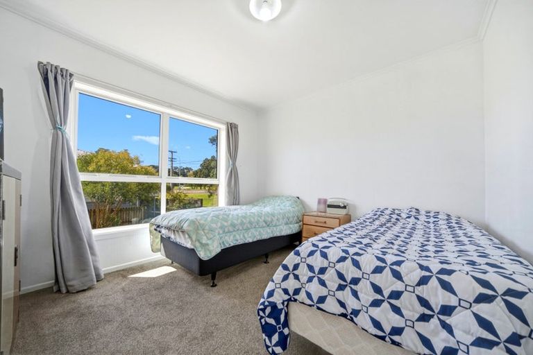 Photo of property in 2/270 East Coast Road, Forrest Hill, Auckland, 0620