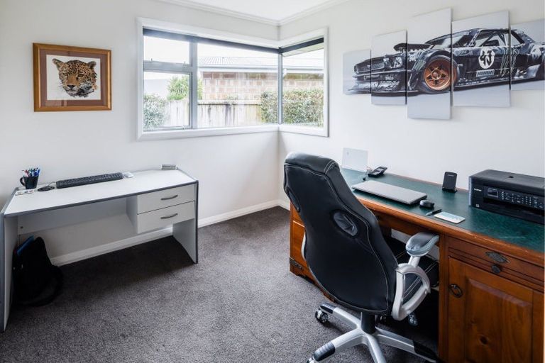 Photo of property in 142 Saint James Drive, Huntington, Hamilton, 3210