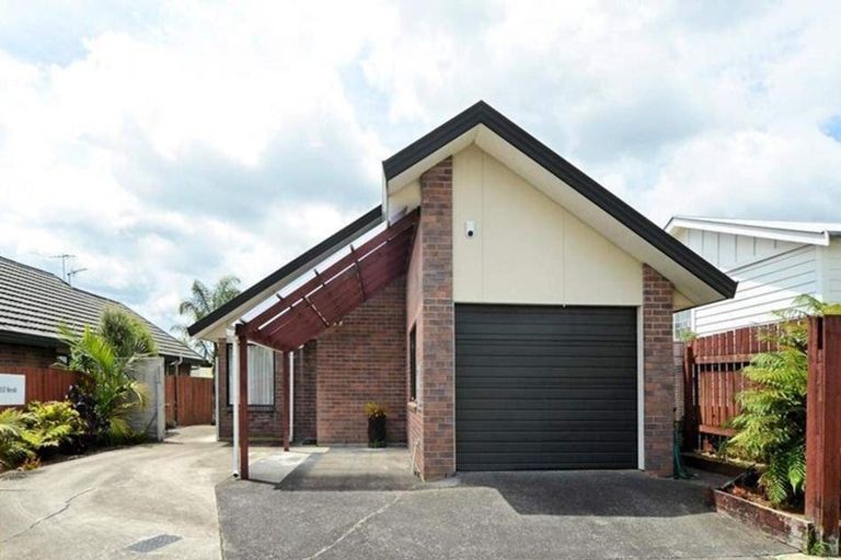 Photo of property in 143a Colwill Road, Massey, Auckland, 0614