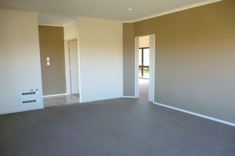 Photo of property in 2 Caulfield Place, Taradale, Napier, 4112