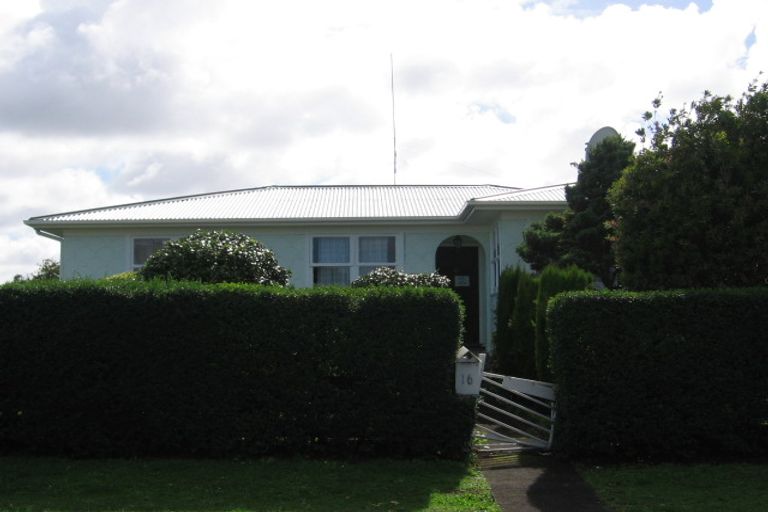 Photo of property in 16 Glen Norman Avenue, Henderson, Auckland, 0610
