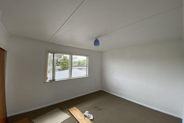 Photo of property in 19 Sunhaven Avenue, Glenfield, Auckland, 0629