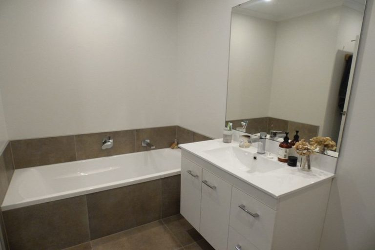 Photo of property in 27 Onekiritea Road, Hobsonville, Auckland, 0616