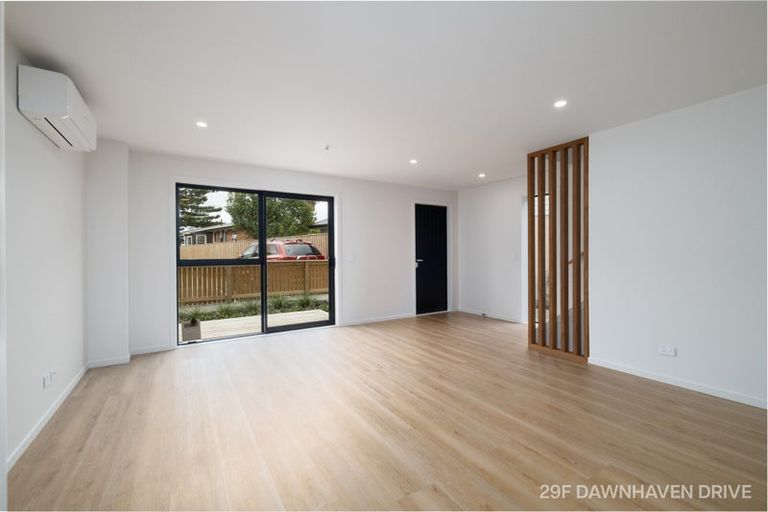 Photo of property in 27b Dawnhaven Drive, Te Atatu Peninsula, Auckland, 0610