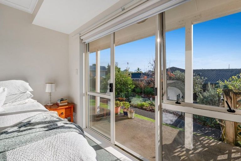 Photo of property in 72 Cabeleigh Drive, Helensville, 0800
