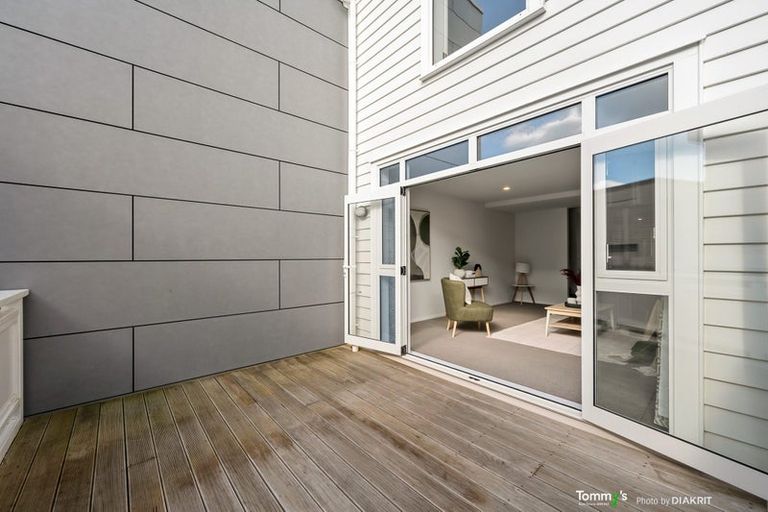 Photo of property in Victoria Villas, 43/35u Pirie Street, Mount Victoria, Wellington, 6011