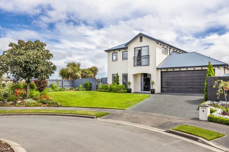 Photo of property in 8 Milkers Gate, Parklands, Christchurch, 8083
