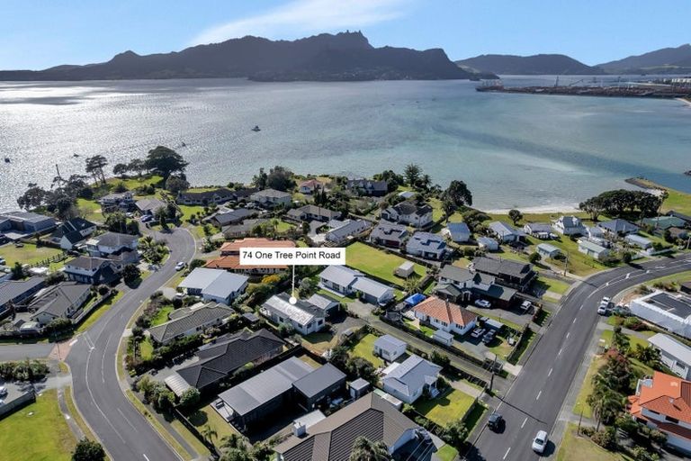 Photo of property in 74 One Tree Point Road, One Tree Point, 0118