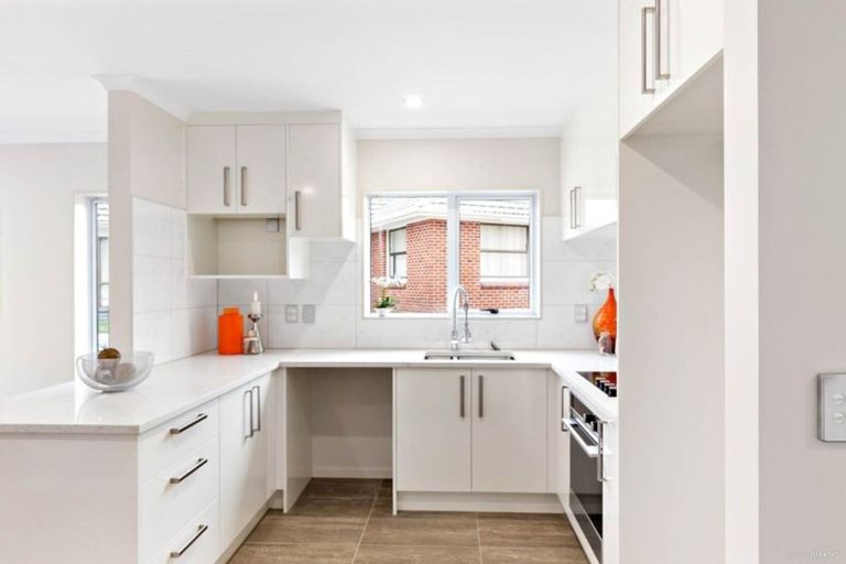 Photo of property in 116c Great South Road, Manurewa, Auckland, 2102