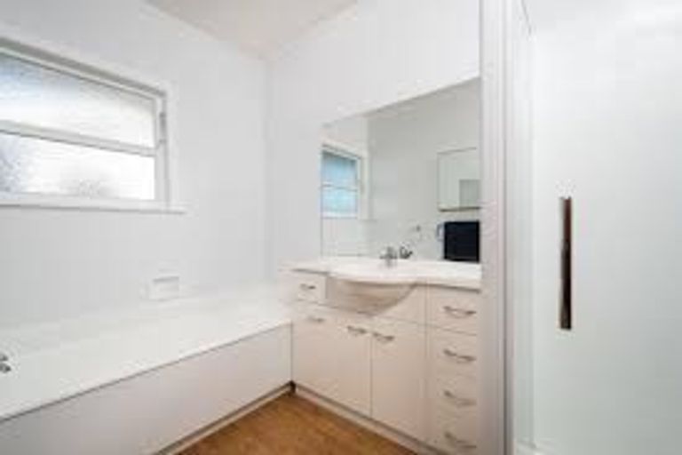 Photo of property in 417 Don Buck Road, Massey, Auckland, 0614