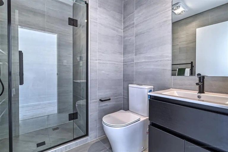 Photo of property in 17a Waka Ama Road, Karaka, 2113