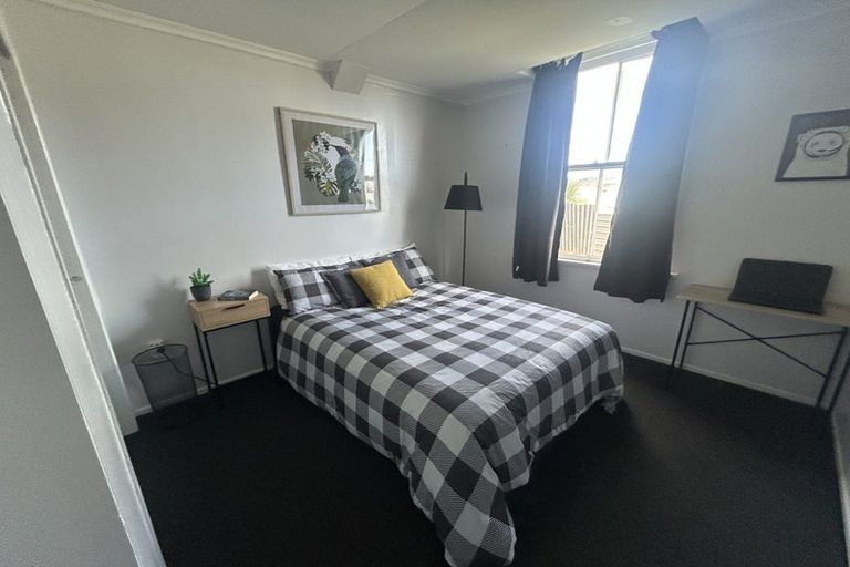 Photo of property in 4 Ashton Terrace, Castlecliff, Whanganui, 4501