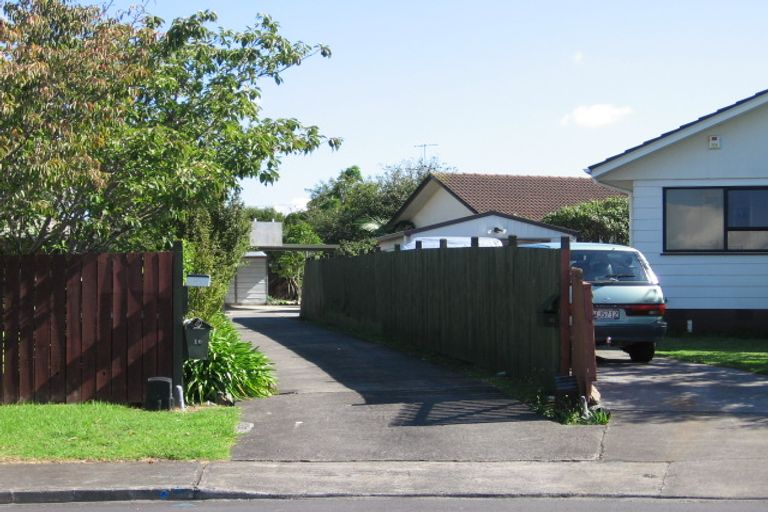 Photo of property in 18 Glenhaven Place, Te Atatu Peninsula, Auckland, 0610