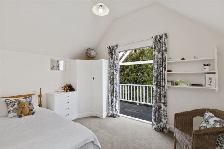 Photo of property in 10 Amapur Drive, Khandallah, Wellington, 6035