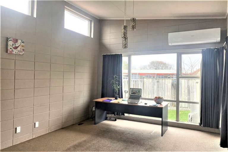 Photo of property in 571f2- Fergusson Drive, Trentham, Upper Hutt, 5018