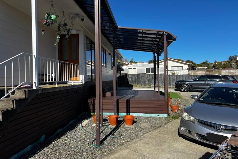 Photo of property in 65 Sunvue Road, Glen Eden, Auckland, 0602