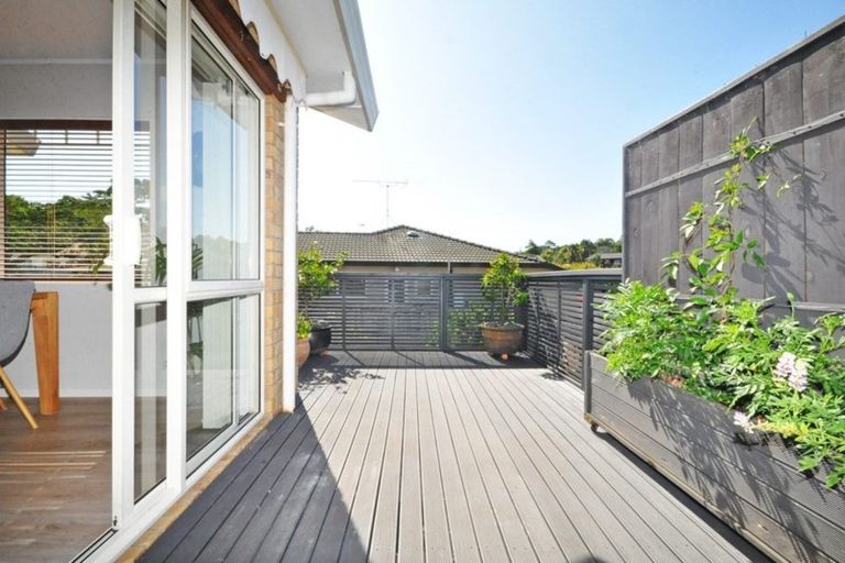 Photo of property in 22a Greta Place, Stanmore Bay, Whangaparaoa, 0932