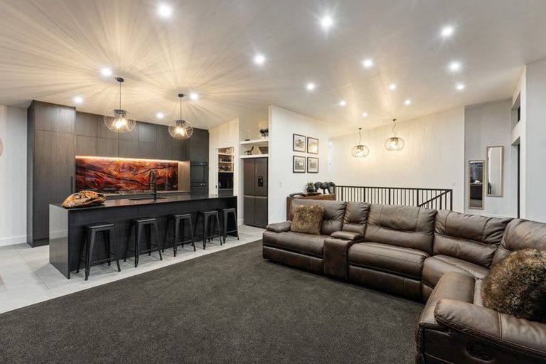 Photo of property in 8 Whio Place, Waikanae, 5036