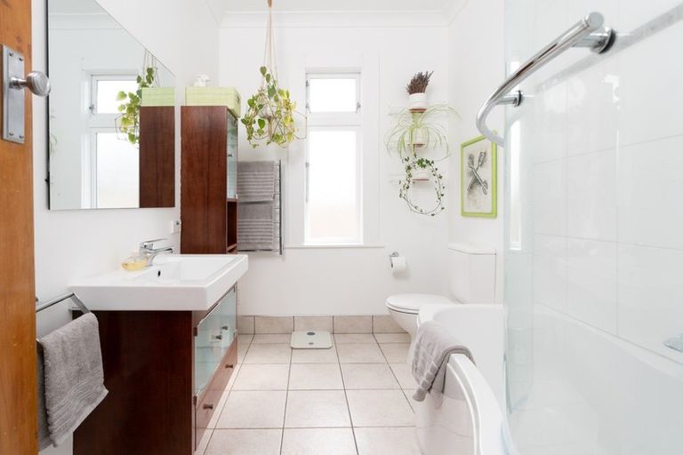 Photo of property in 45 Puru Crescent, Lyall Bay, Wellington, 6022