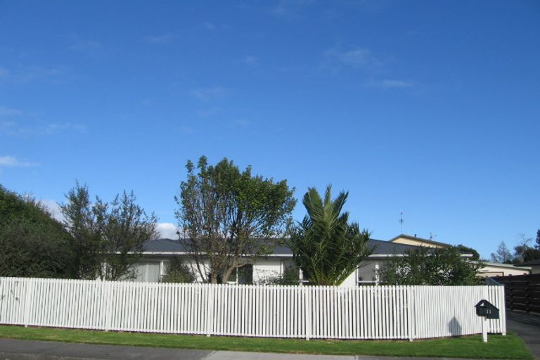 Photo of property in 11 Marere Avenue, Paraparaumu, 5032