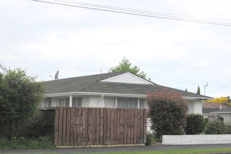Photo of property in 90 Isleworth Road, Bishopdale, Christchurch, 8053