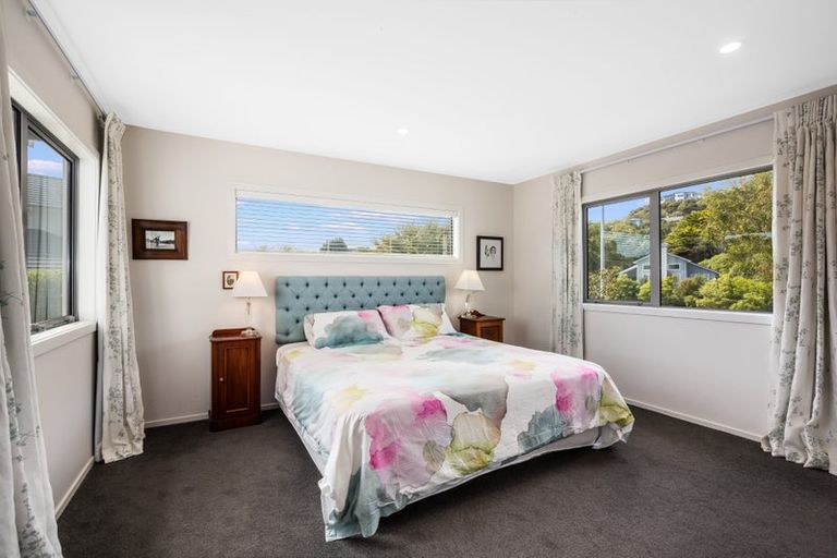 Photo of property in 52 Resolution Drive, Whitby, Porirua, 5024