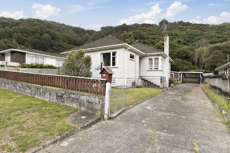 Photo of property in 28 Kowhai Street, Wainuiomata, Lower Hutt, 5014