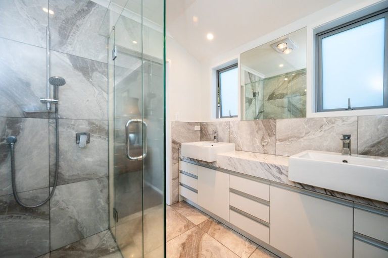 Photo of property in 29 Whakatomo Place, Havelock North, 4130