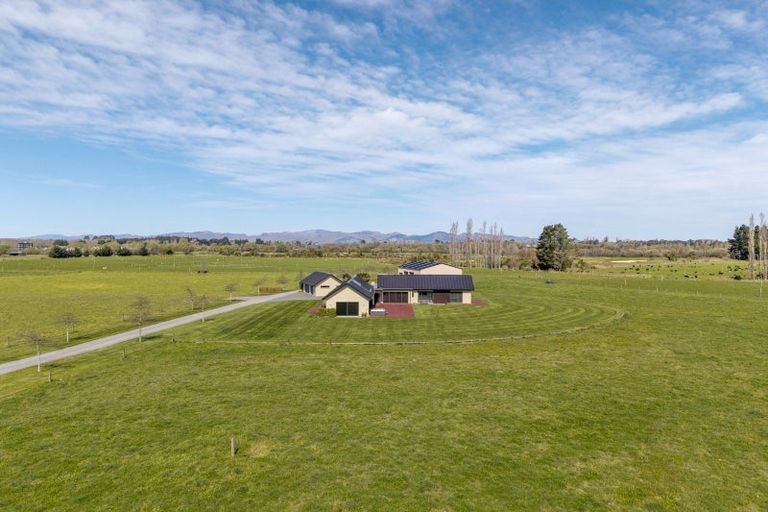 Photo of property in 585 Coutts Island Road, Coutts Island, Christchurch, 7670