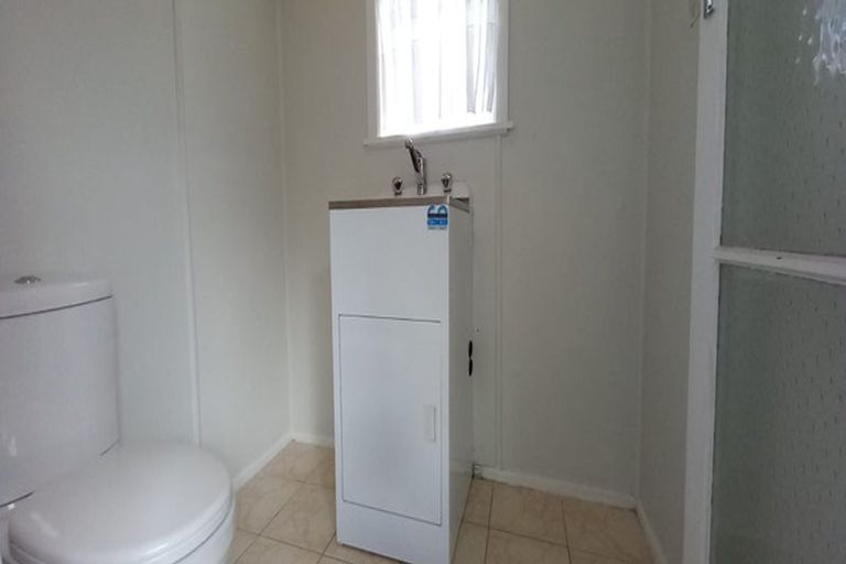 Photo of property in 512 Te Atatu Road, Te Atatu Peninsula, Auckland, 0610