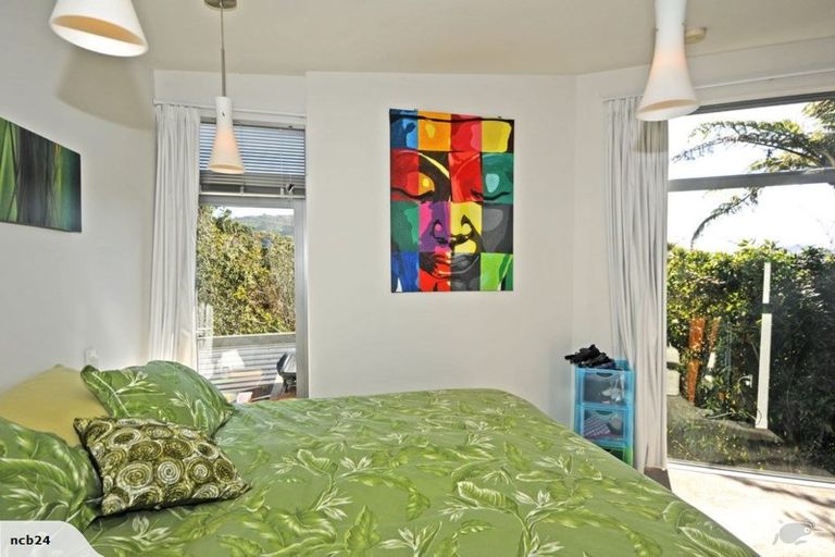 Photo of property in 126 Creswick Terrace, Northland, Wellington, 6012