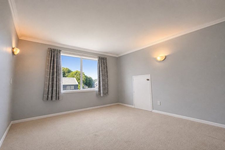 Photo of property in 43 Amapur Drive, Khandallah, Wellington, 6035