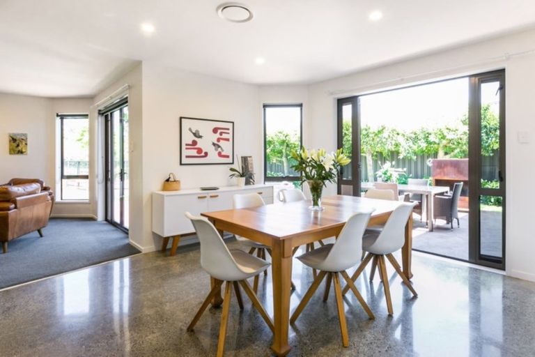 Photo of property in 22 Fairview Place, Havelock North, 4130