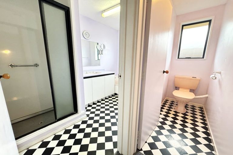 Photo of property in 142 Racecourse Road, Sockburn, Christchurch, 8042