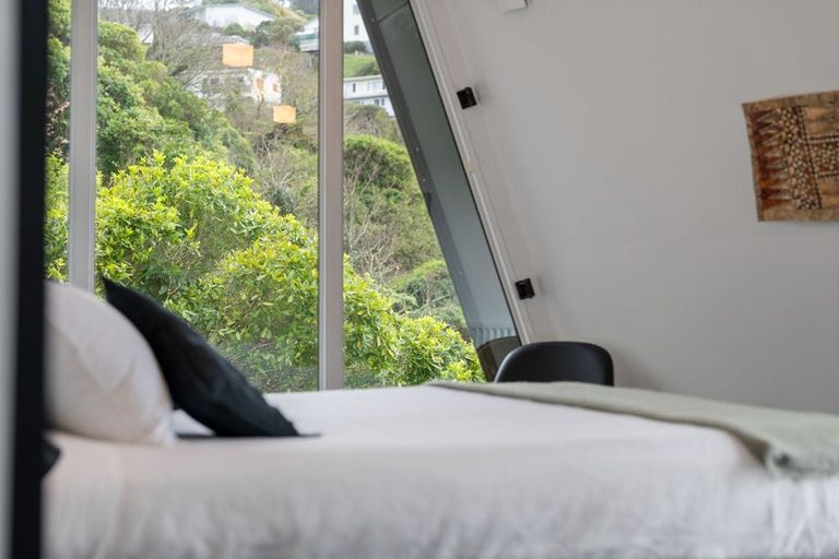 Photo of property in 64a Orangi Kaupapa Road, Northland, Wellington, 6012