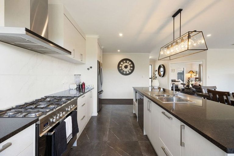 Photo of property in 16 Hehan Close, Cambridge, 3434