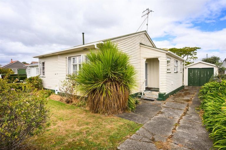 Photo of property in 19 Morris Street, Marton, 4710