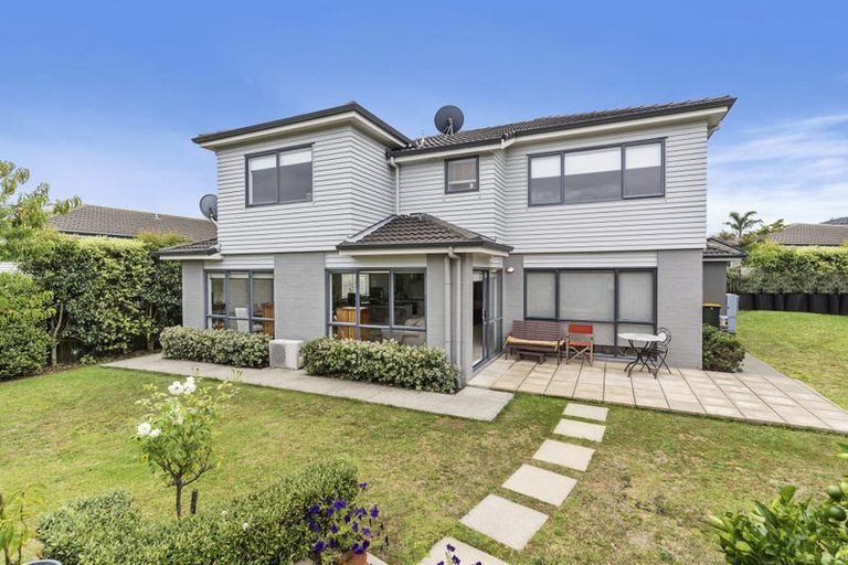 Photo of property in 28 Ina Ville Drive, Pukekohe, 2120